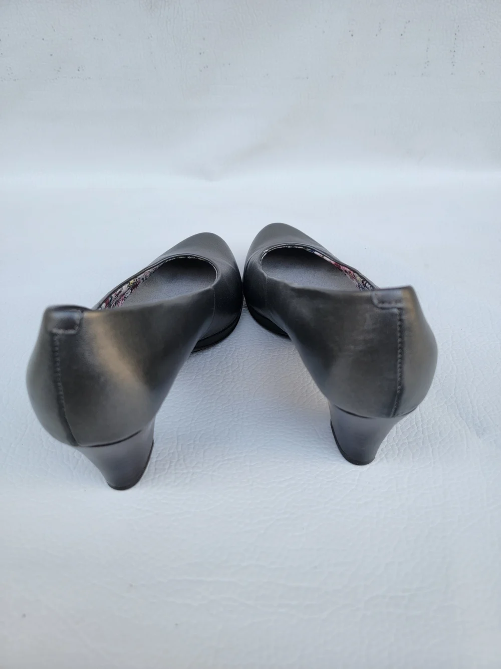 hotter Women's Metallic Gray Low Heel Pumps